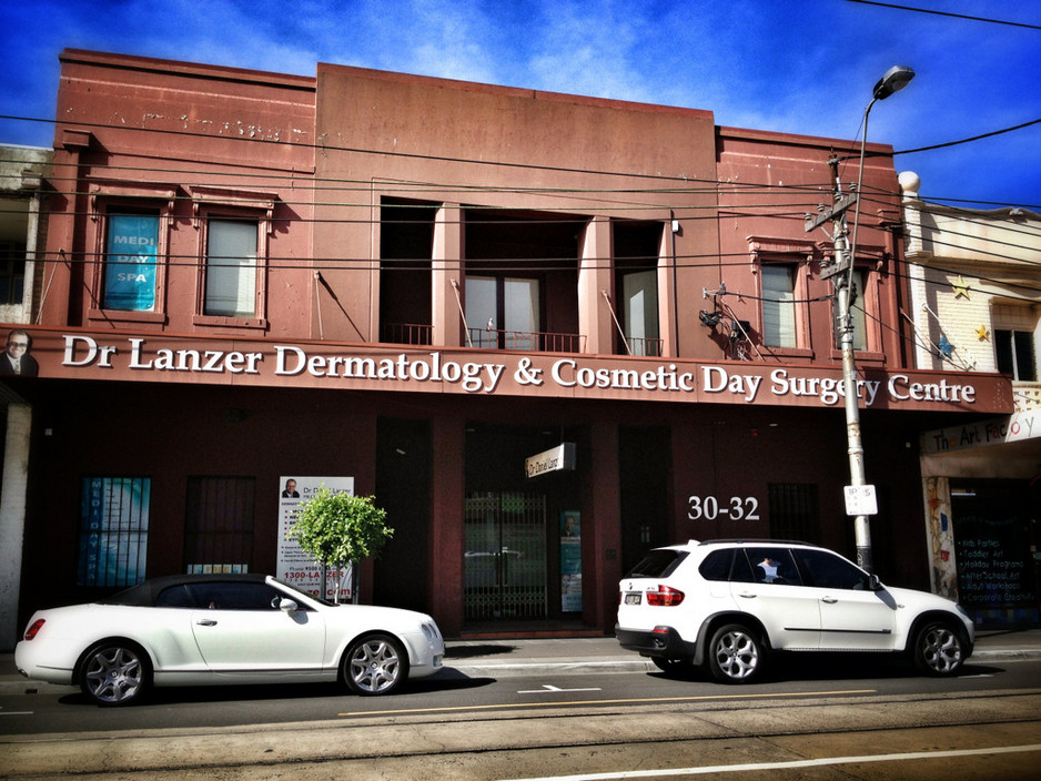 Dr Daniel Lanzer